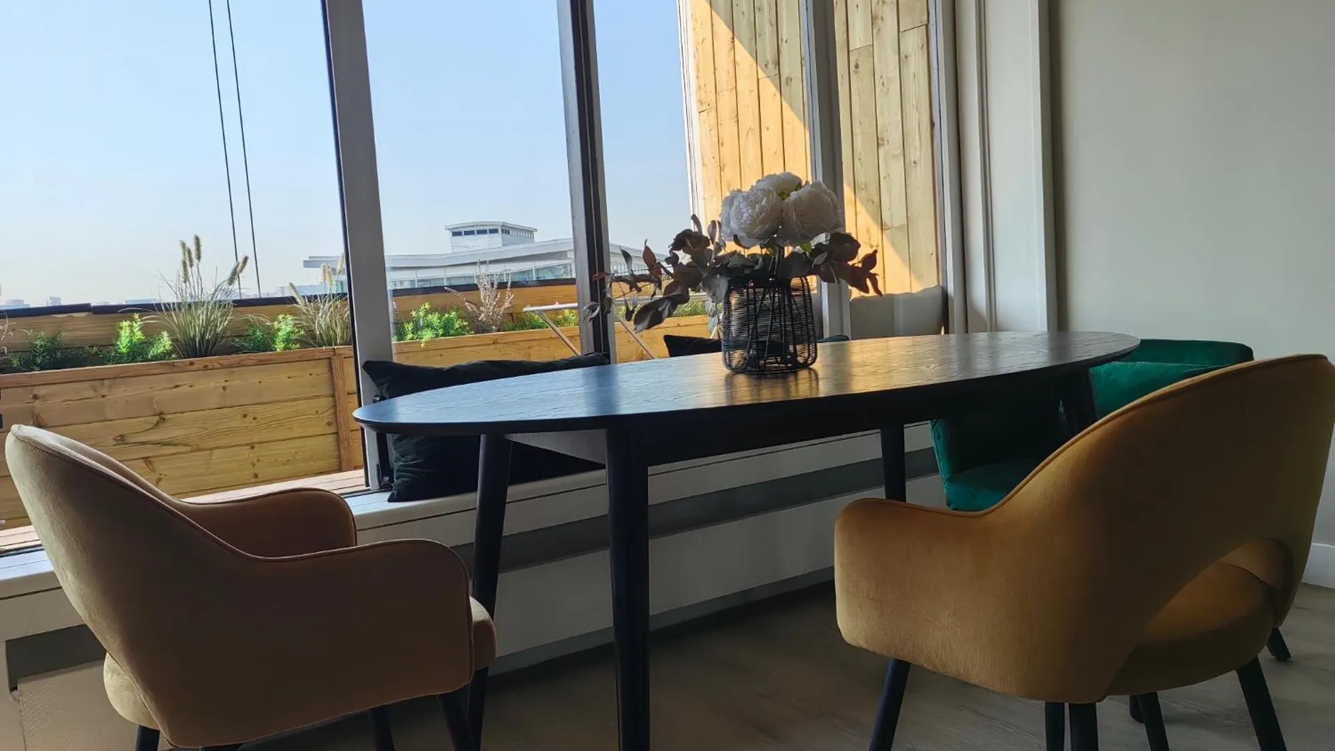 Apartment Large 55 M² ,view & Terrace