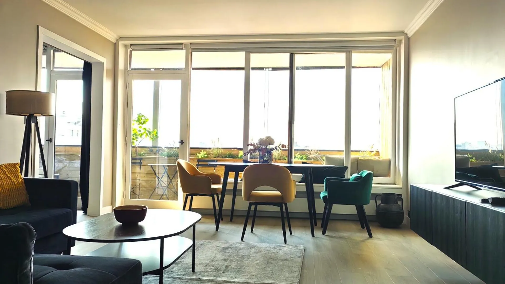 Apartment Large 55 M² ,view & Terrace *